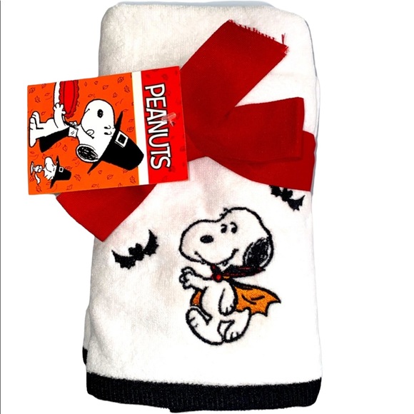 Peanuts Bath Peanuts Vampire Snoopy Halloween Hand Towels Set